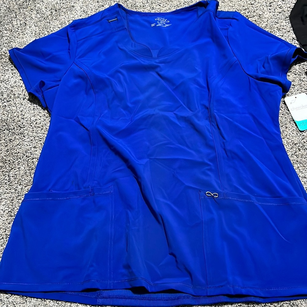 Cherokee Infinity Scrub Top